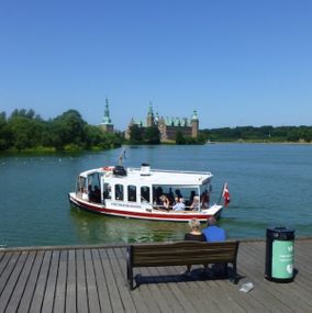 Hold en cykelpause og tag båden ud på slotssøen i Hillerød